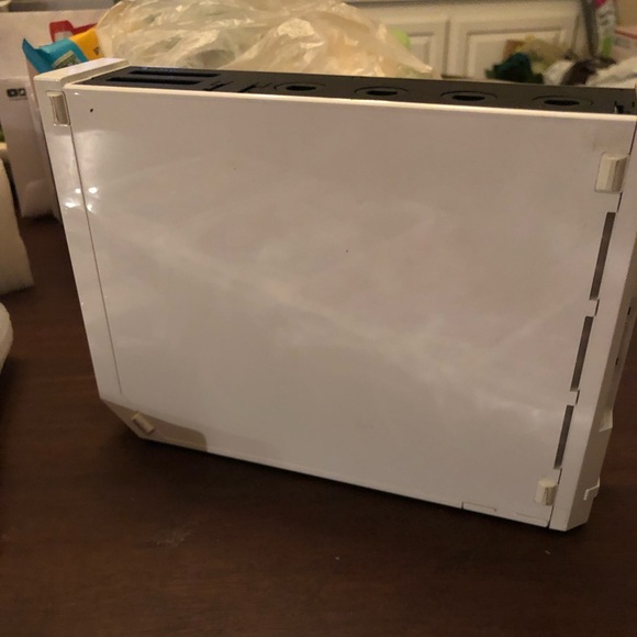 Nintendo Wii Console with White Controllers and Games - NO CORDS - UNTESTED - Picture 7 of 11